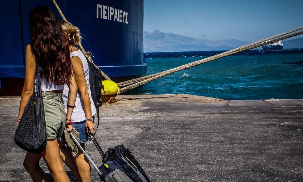 Youth Pass: Πάνω από 100.000 οι αιτήσεις νέων για την απόκτηση του!